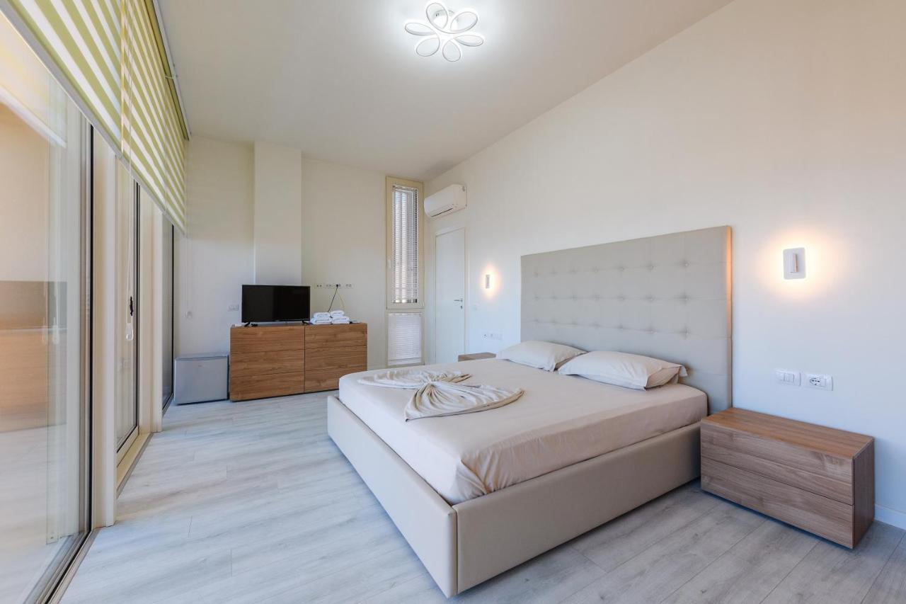 Green Coast Hotel Paljasa Екстериор снимка