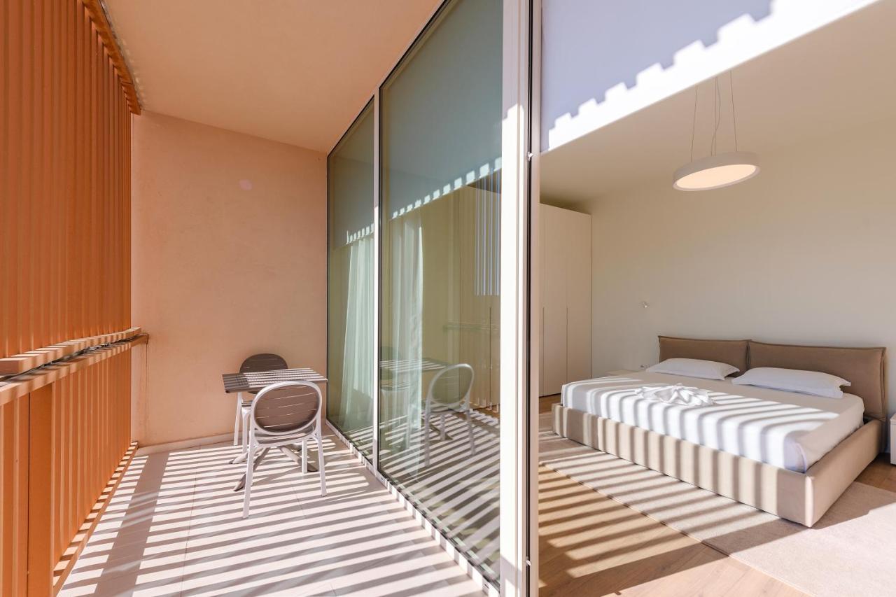 Green Coast Hotel Paljasa Екстериор снимка