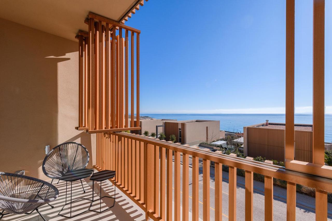 Green Coast Hotel Paljasa Екстериор снимка