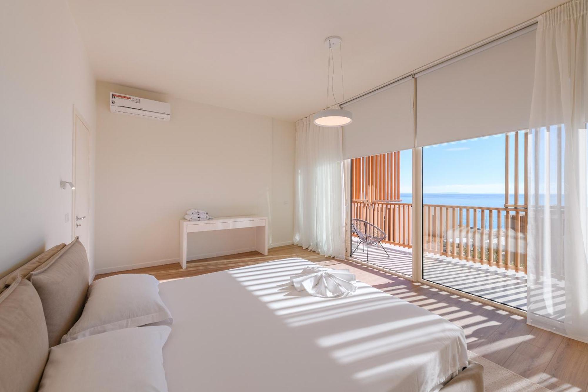 Green Coast Hotel Paljasa Екстериор снимка