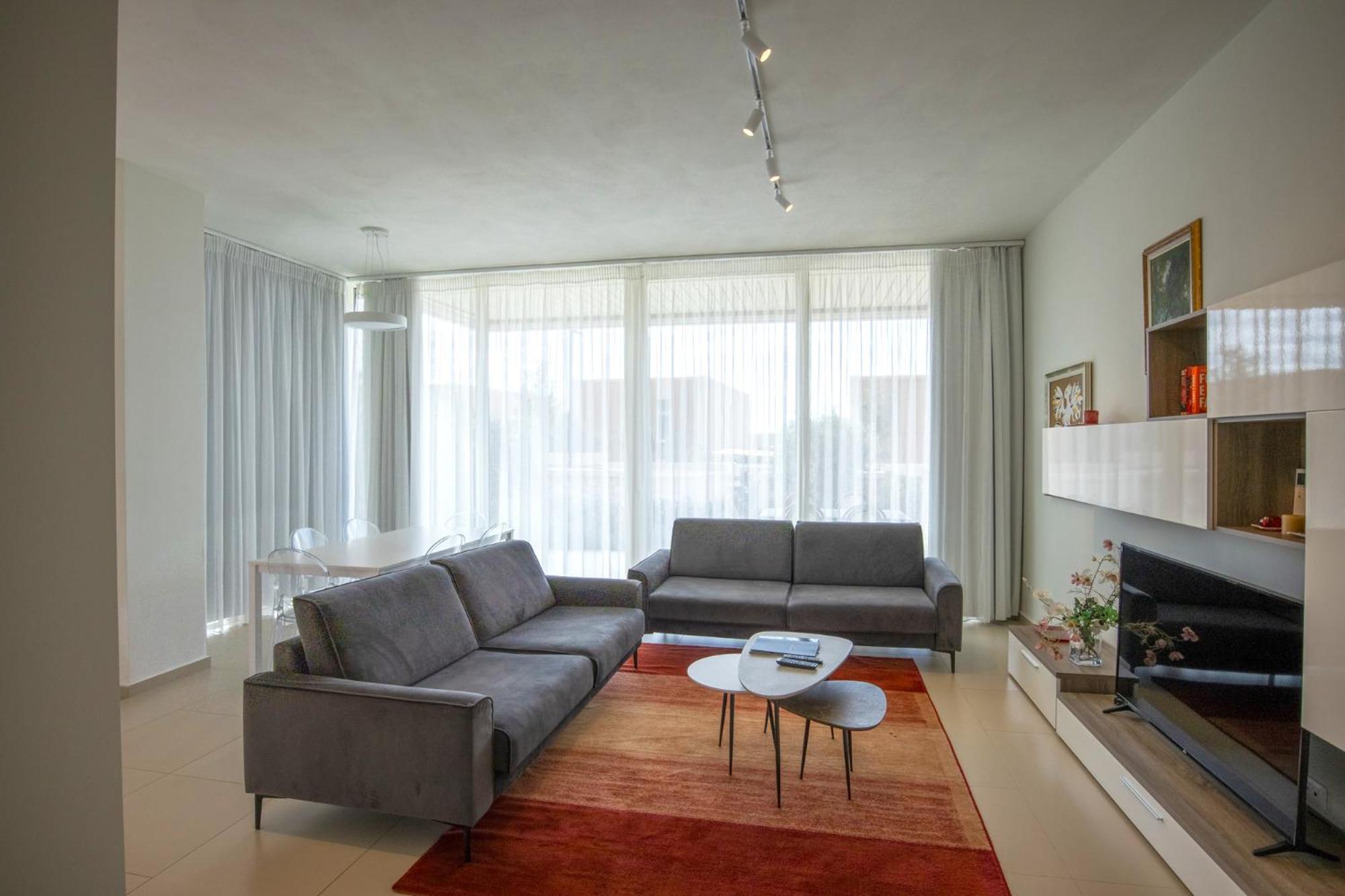 Green Coast Hotel Paljasa Екстериор снимка