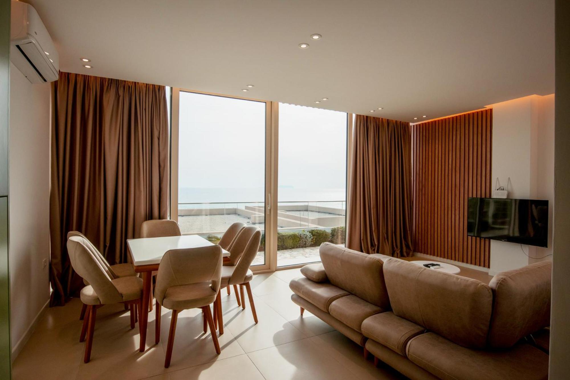 Green Coast Hotel Paljasa Екстериор снимка