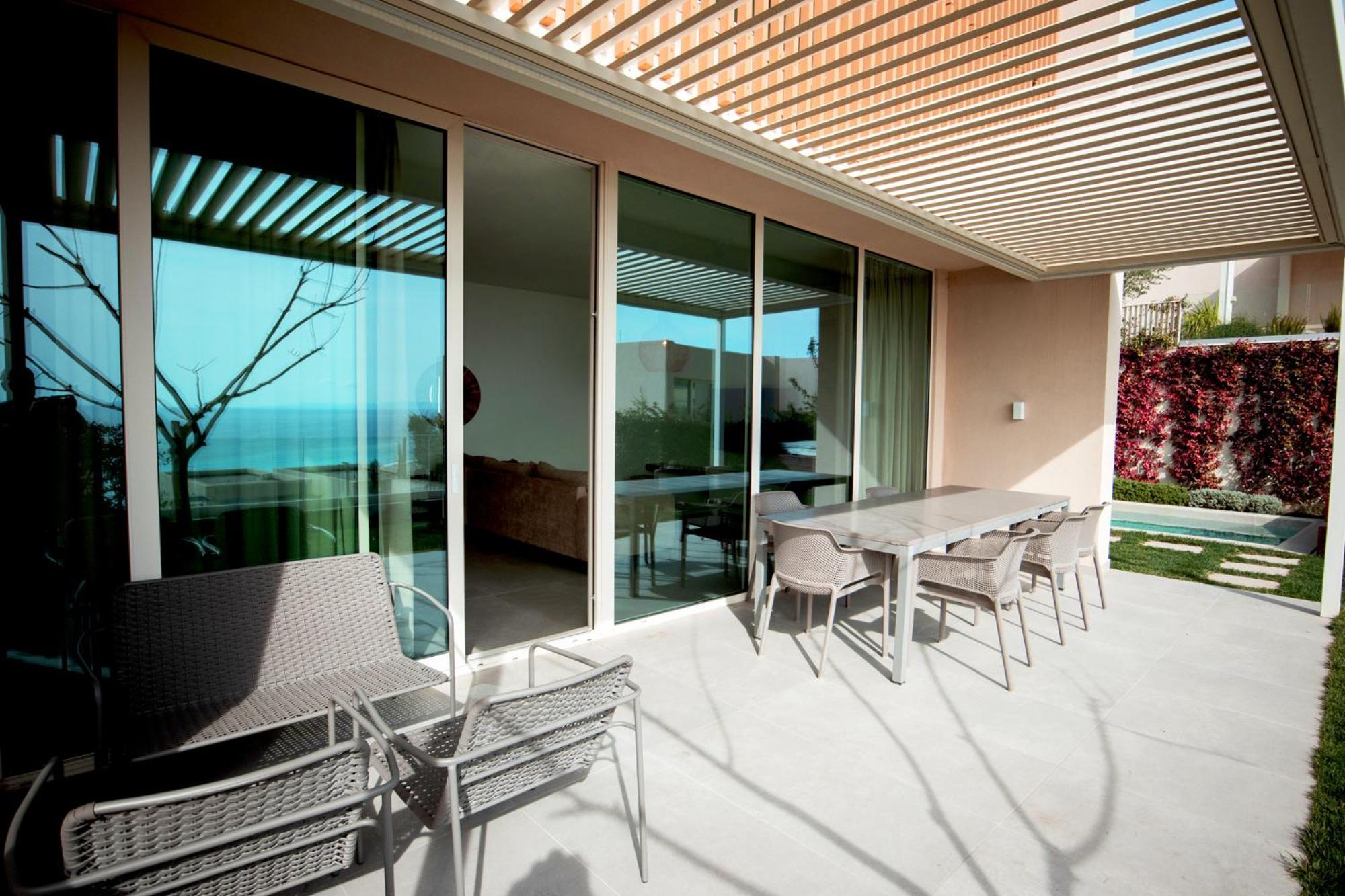 Green Coast Hotel Paljasa Екстериор снимка
