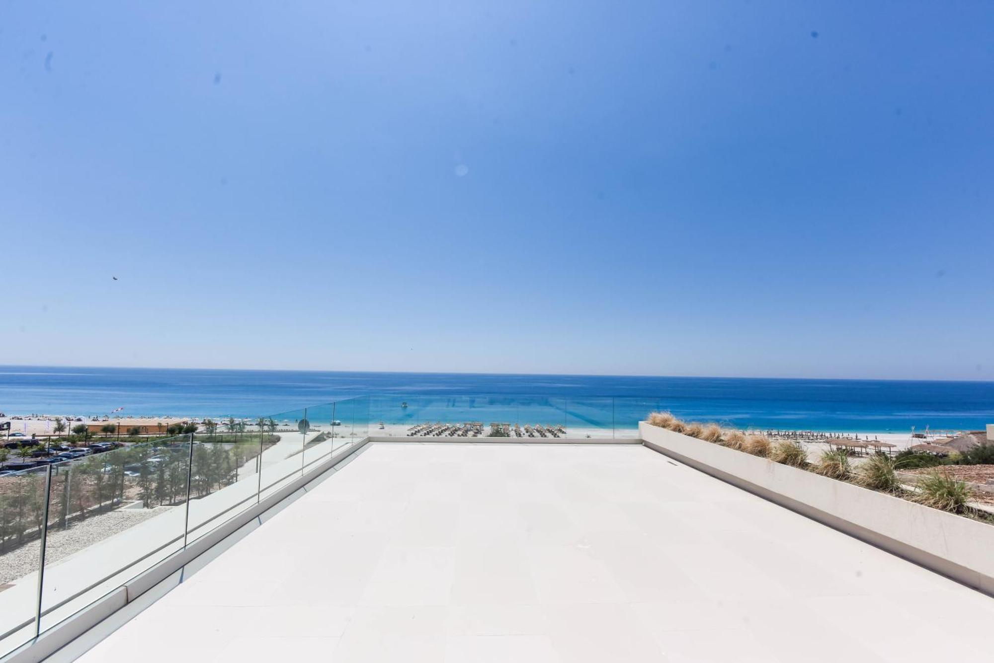 Green Coast Hotel Paljasa Екстериор снимка